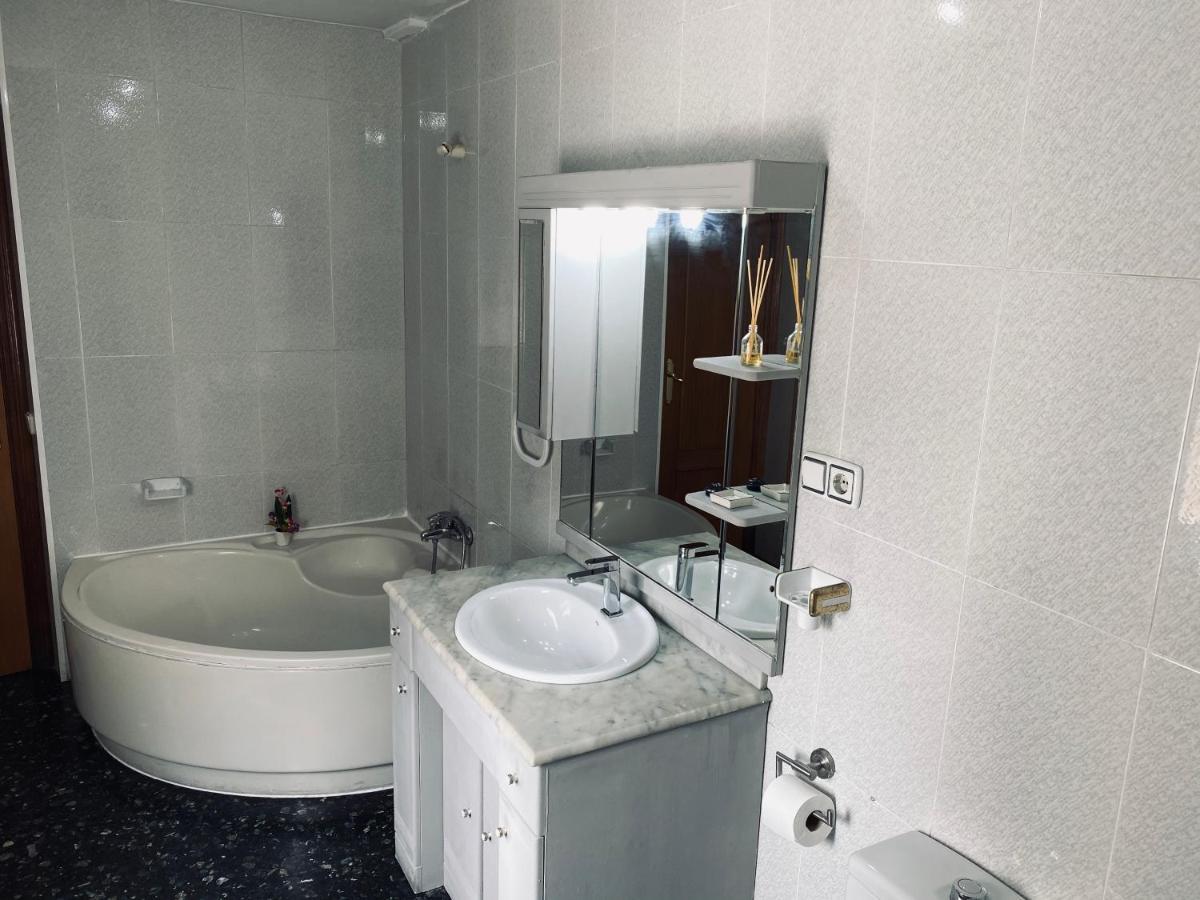 Habitaciones Dakar Rubí Dış mekan fotoğraf